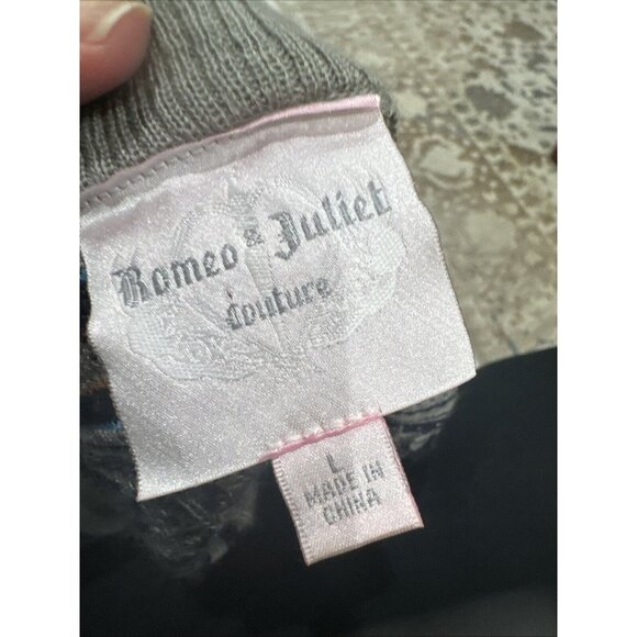Romeo & Juliet Couture Grey Wool V-Neck Sweater W/Nordic Pattern Size L - Picture 5 of 9